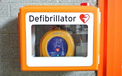 Pourquoi s’équiper de défibrillateurs pour sauver des vies ?
